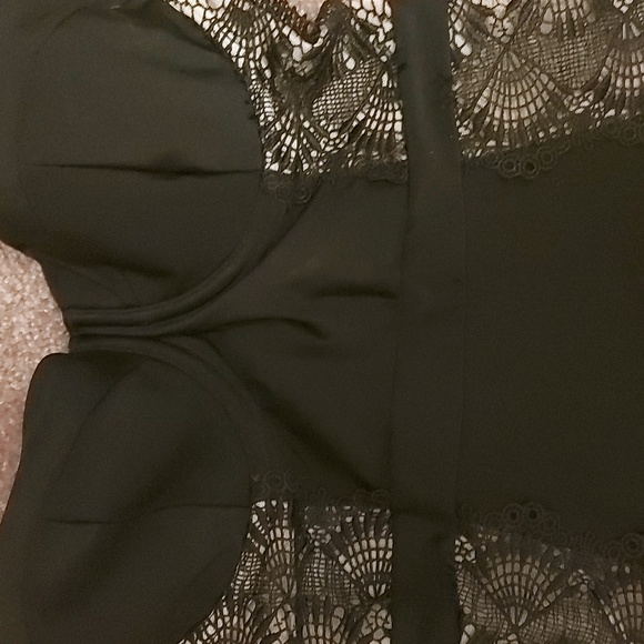 NWT 30E Wolf and Whistle Black Swimsuit with Lace Derauls - Picture 2 of 4
